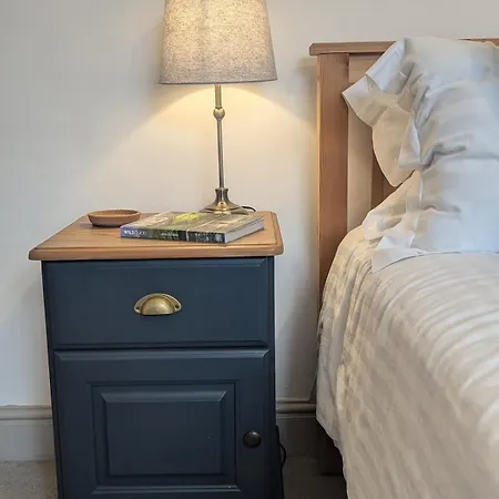 Kendal With Fireplace - Couples' Retreat Holiday home