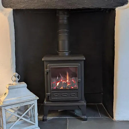 Kendal With Fireplace - Couples' Retreat Nyaraló